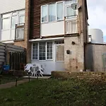 The Entire 4 Bedroom House Near Victoria Park And In Bow London E3