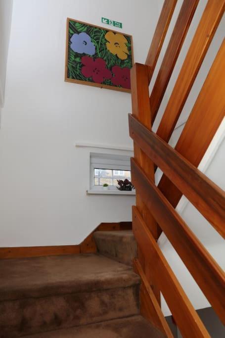 The Entire 4 Bedroom House Near Victoria Park And In Bow E3