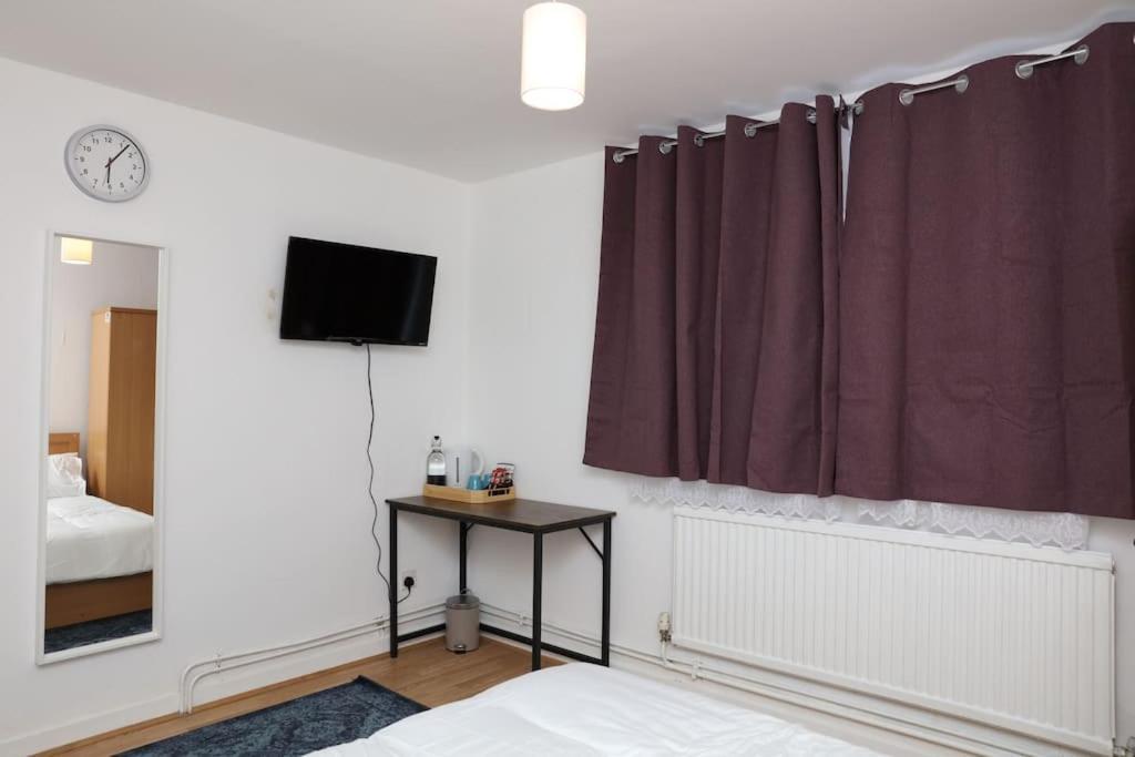 The Entire 4 Bedroom House Near Victoria Park And In Bow E3 Casa vacanze Londra