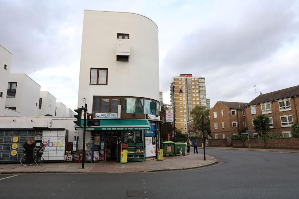 Casa vacanze The Entire 4 Bedroom House Near Victoria Park And In Bow E3 Londra