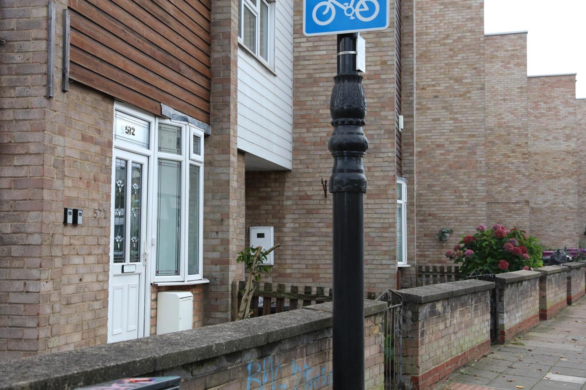 The Entire 4 Bedroom House Near Victoria Park And In Bow E3 * Londra