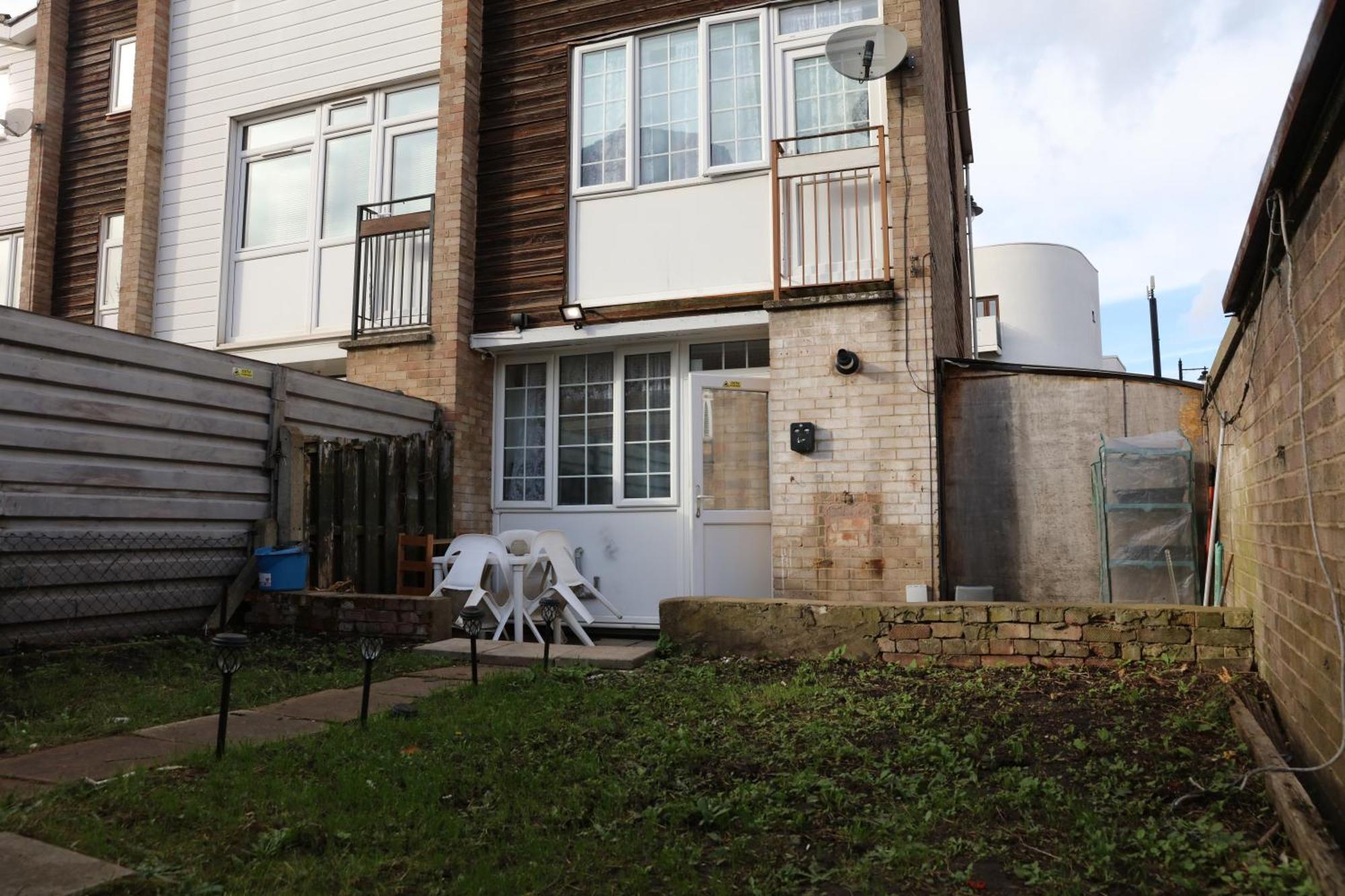 The Entire 4 Bedroom House Near Victoria Park And In Bow E3 Londra